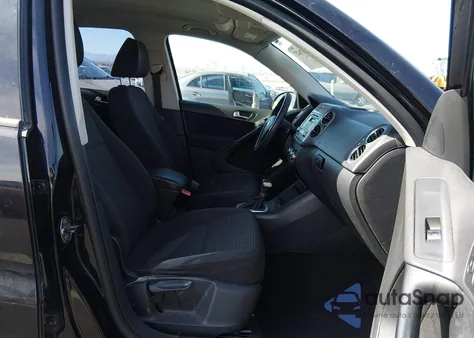 2010 Volkswagen Tiguan S z USA, uszkodzony, nr VIN WVGAV7AX9AW516717